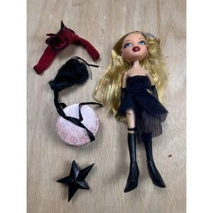 2005 Ooh La La Chloe Bratz MGA Doll w/Outfit Accessories